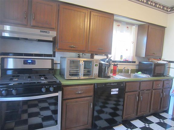 3rd image of 4935 Fairview Ave