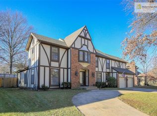 8664 W 102nd Ter, Overland Park, KS 66212