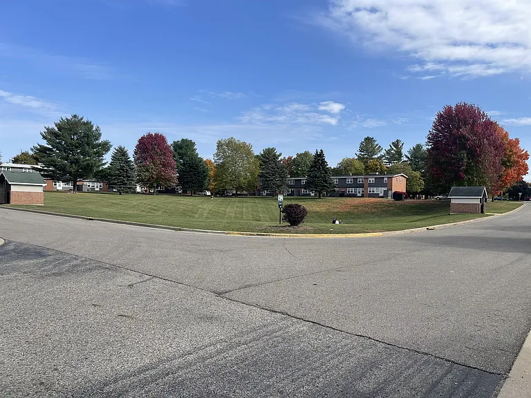 10 Wyndtree Dr — Photo 6