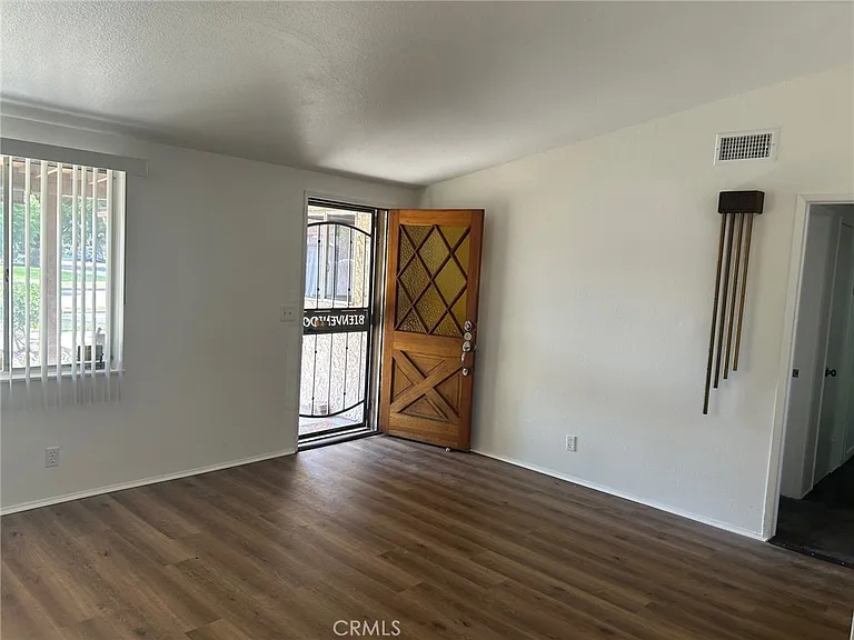 1276 Evergreen St — Photo 7