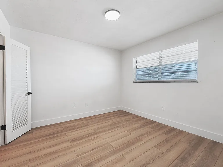 44-web-or-mls-LakeShore_Presidential_DSC6971