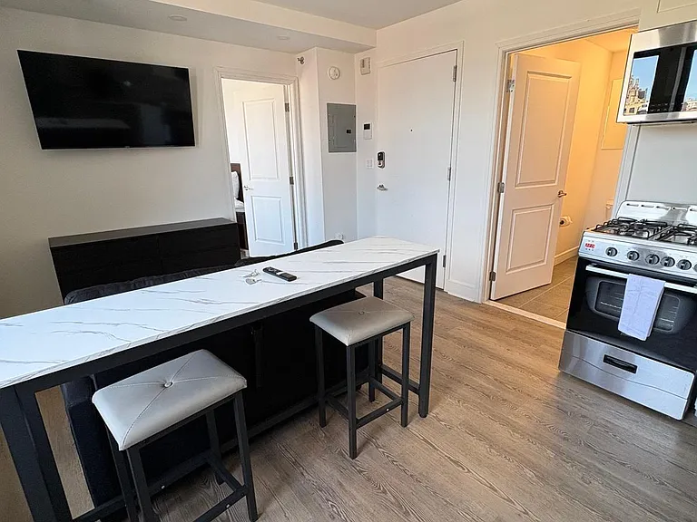45 W 81st St #10J — Photo 2