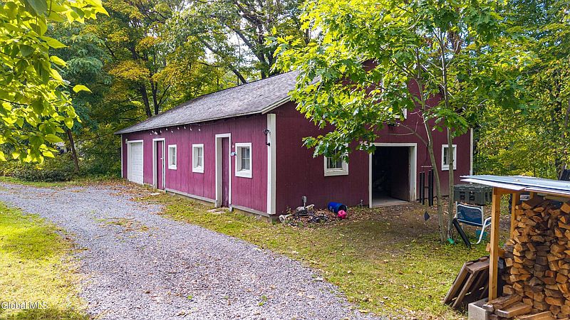 3rd image of 647 Saratoga Road