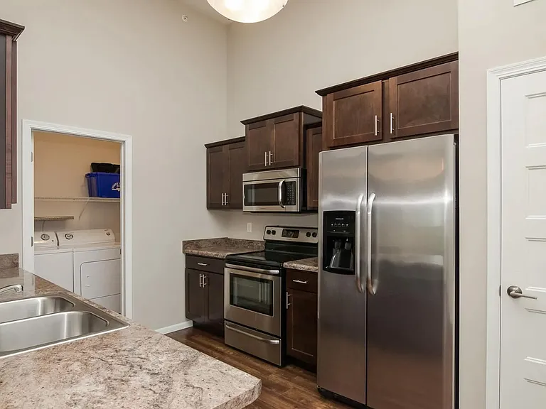 475 Penn Ct #15 — Photo 3
