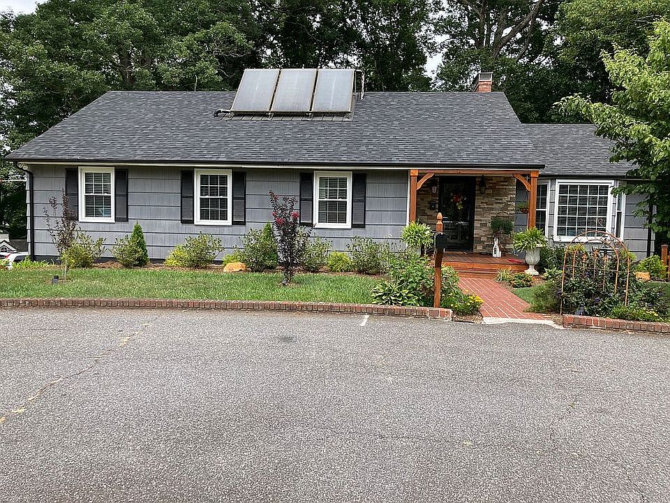 1st image of 214 Bernhardt Ct SW
