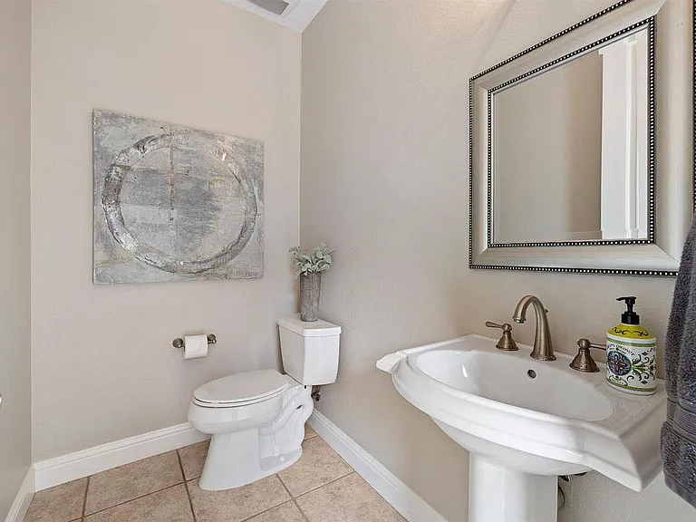 4930 Village Green Dr — Photo 37