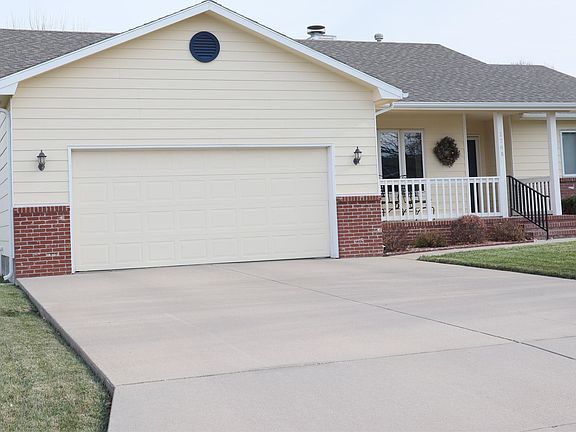 2nd image of 2708 Brandon Ln