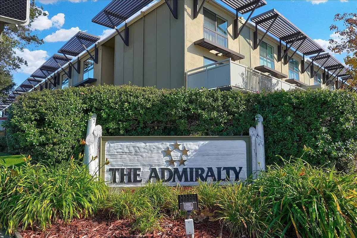 1201 Admiralty Ln photo 1