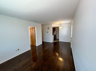 56-64 136th St #3R, Flushing, NY 11355