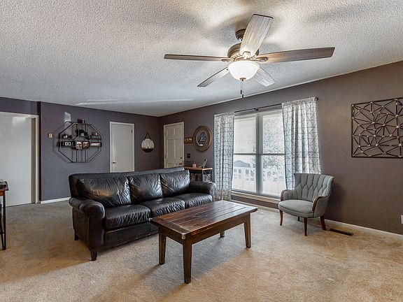 2nd image of 1119 Hillsboro Dr