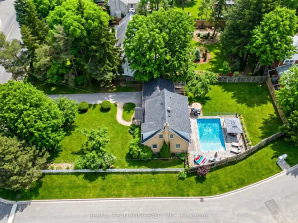 35 John St, Markham, ON L3T 1Y1