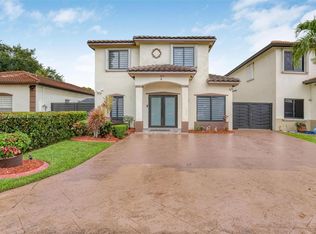 8126 NW 199th Ter, Hialeah, FL 33015