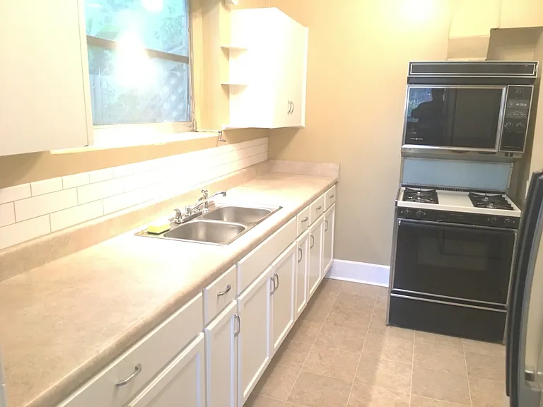 241 NE Tuscawilla Ave — Photo 8
