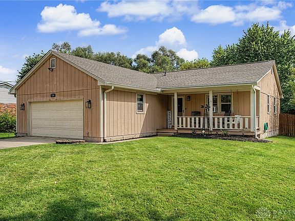 3rd image of 270 Nikki Ct