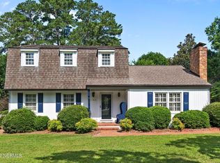 1180 Oakview Dr, Williamston, NC 27892