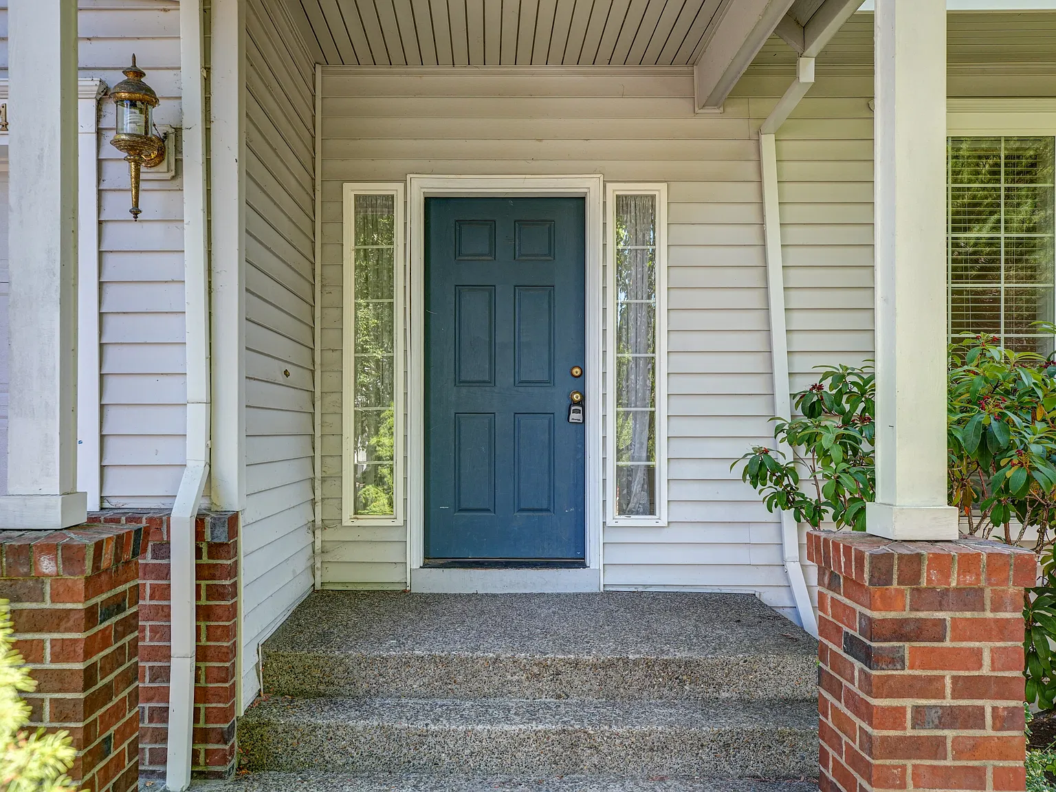 4 bed, 2.5 bath, 2695 sqft, $2,900 — Photo 3