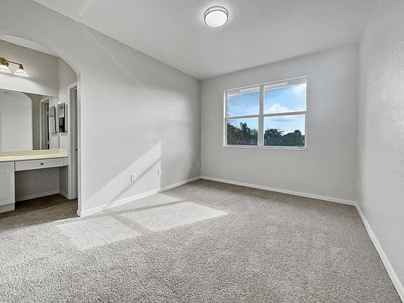 5th image of 3018 NW 30th Avenue