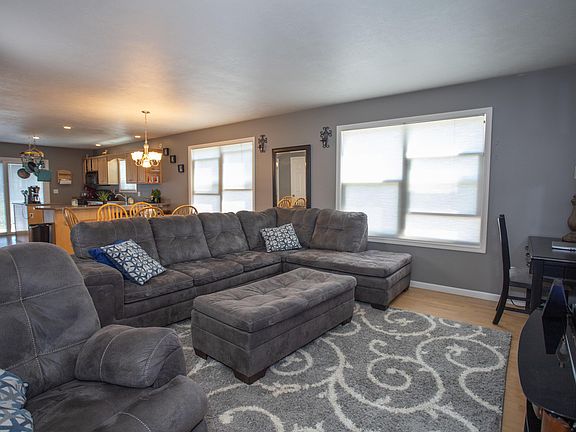 2nd image of 18912 Serenity Dr