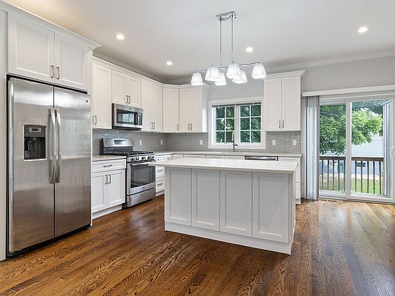5th image of 46 Ellsworth Ave #46