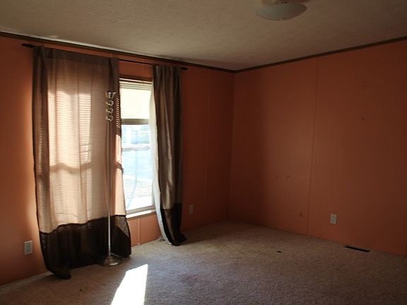 3rd image of 3615 91st Dr NE
