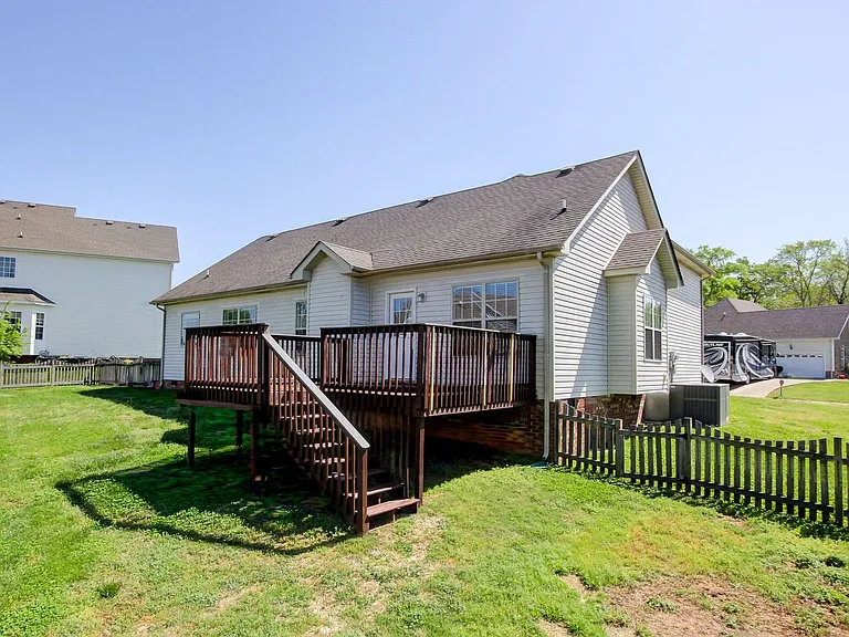 1384 Borrowdale Dr — Photo 37