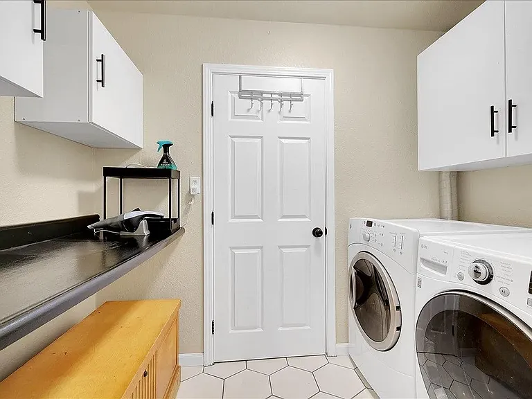 37052B Poplar St — Photo 6
