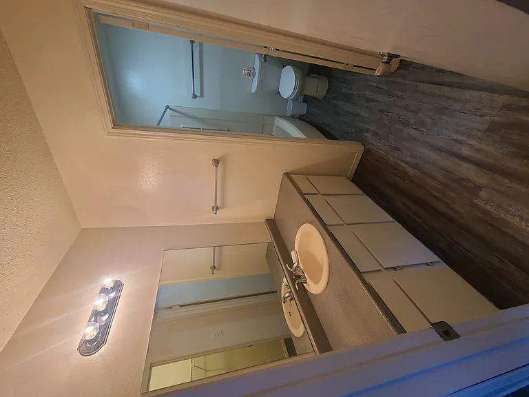 Sheridan Square Apartments — Photo 31