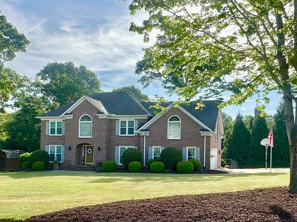 110 W Killarney Lk, Moore, SC 29369