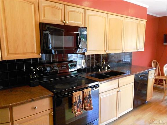 5th image of 2996 Ferncrest Dr