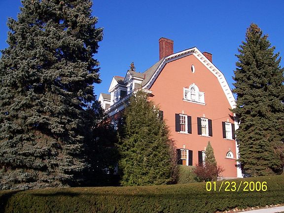 Side: Fulton Street View