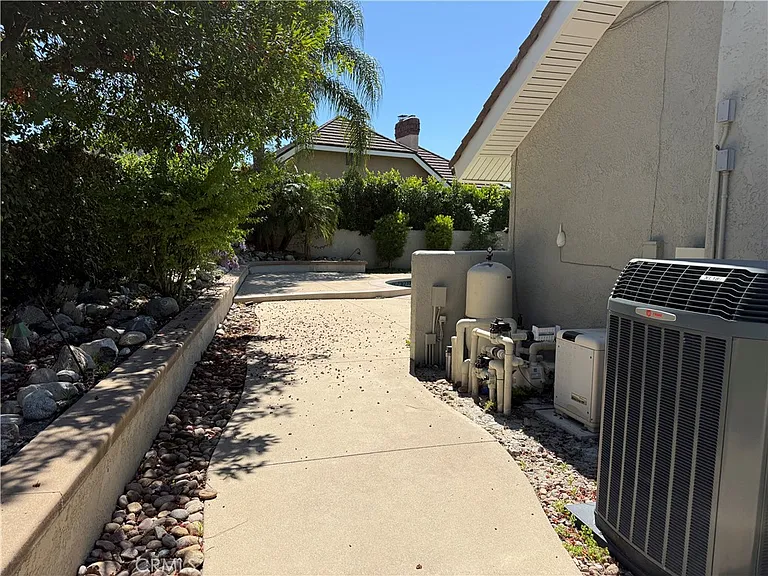 1716 Orangewood Ave — Photo 27