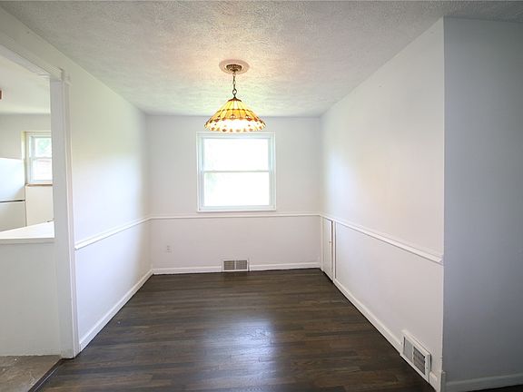 4th image of 406 Eden Dr