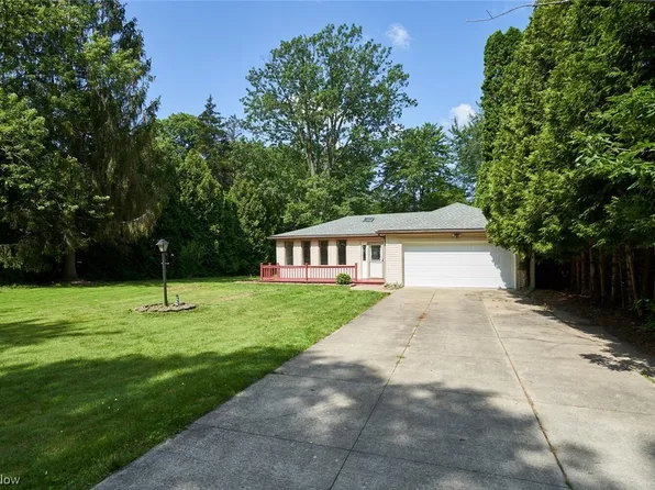 1576 Druid Dr, Akron, OH 44321