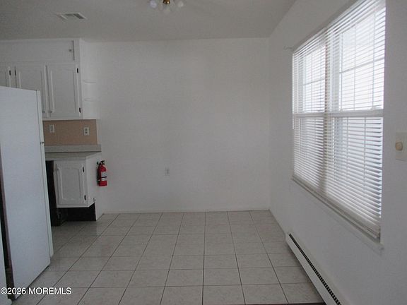 4th image of 306A Malvern Ct W