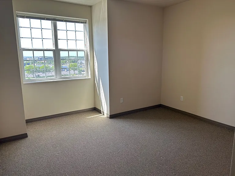 Madison Apartments — Photo 138