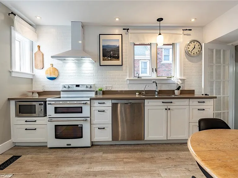 134 Bridgeport Rd E #UPPER — Photo 11