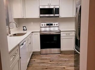 2422 Mendelssohn Ln #6, Minneapolis, MN 55427