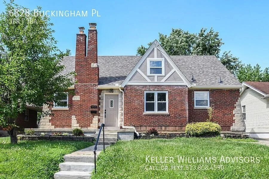 Drop dead gorgeous - wait list for showings - price TBD — Photo 2