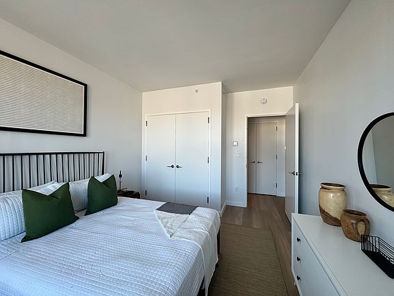 4th image of 16014 Hillside Ave #1-2