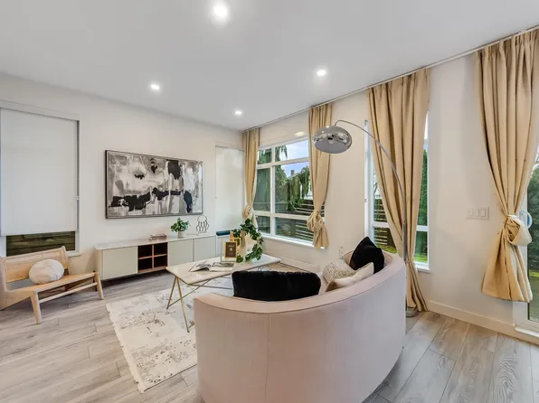 10511 No 5 Rd #25, Richmond, BC V7A 0B2