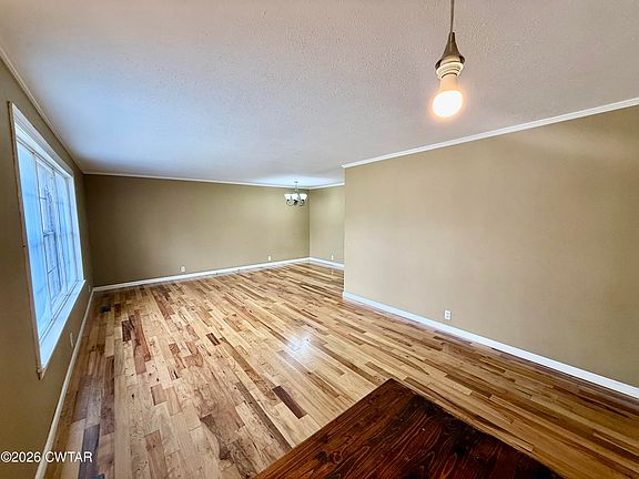 3rd image of 1513 Honeysuckle Dr