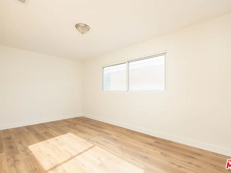3711 W 105th St #1 — Photo 8