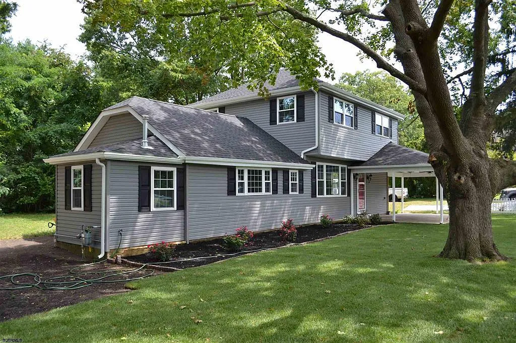 4 bed, 1776 sqft, $3,875 — Photo 2