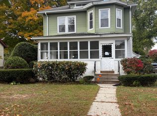 8 McKinley Ave, Easthampton, MA 01027