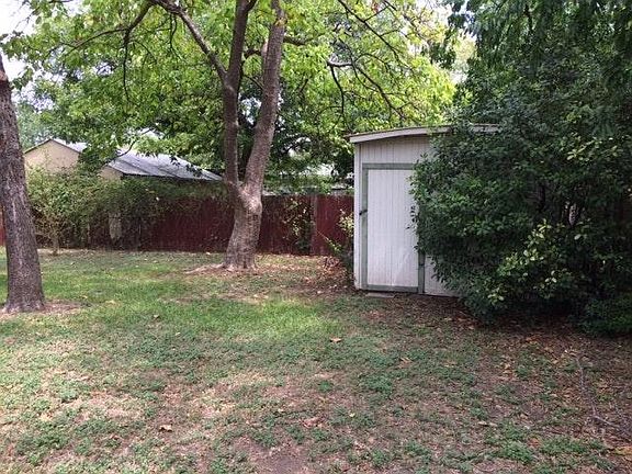 3rd image of 1408 Dwyce Dr