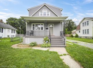 30 McKinley Ave, Steger, IL 60475