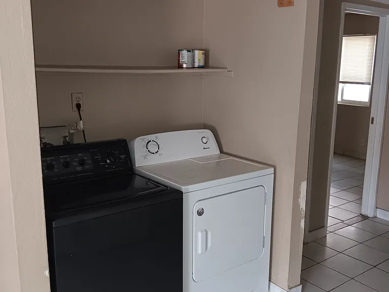2304 Saturn Ave #B — Photo 6