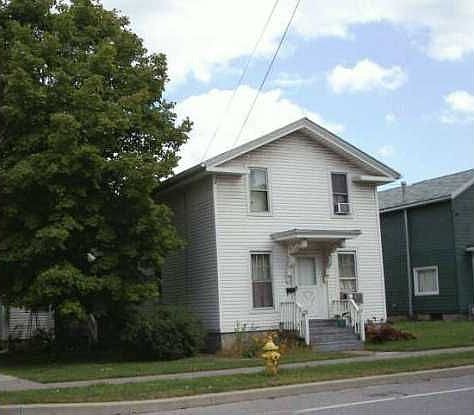 5th image of 214 Main St