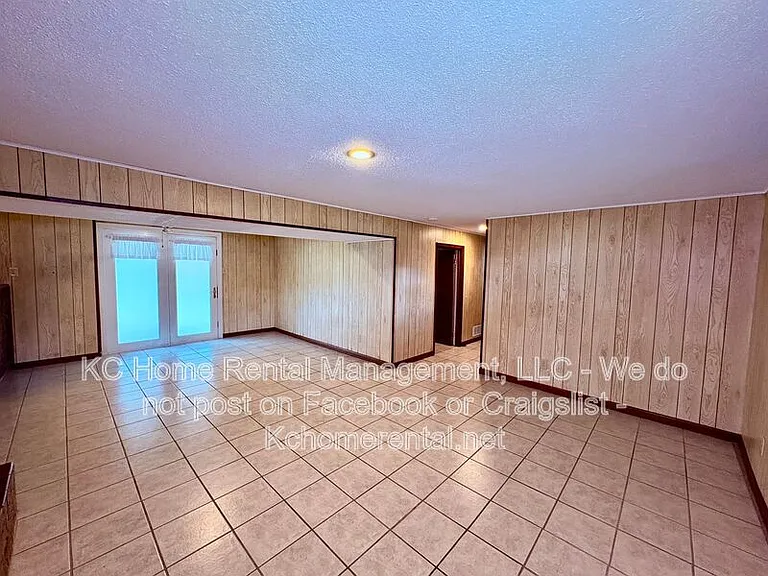 6012 Noland Rd — Photo 32