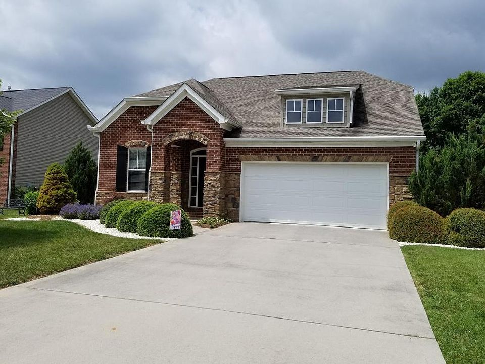1st image of 972 Garnet Hill Dr